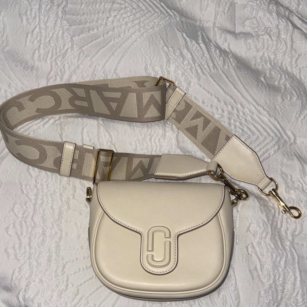 Marc Jacobs The Saddle Crossbody Bag - Picture 2 of 13